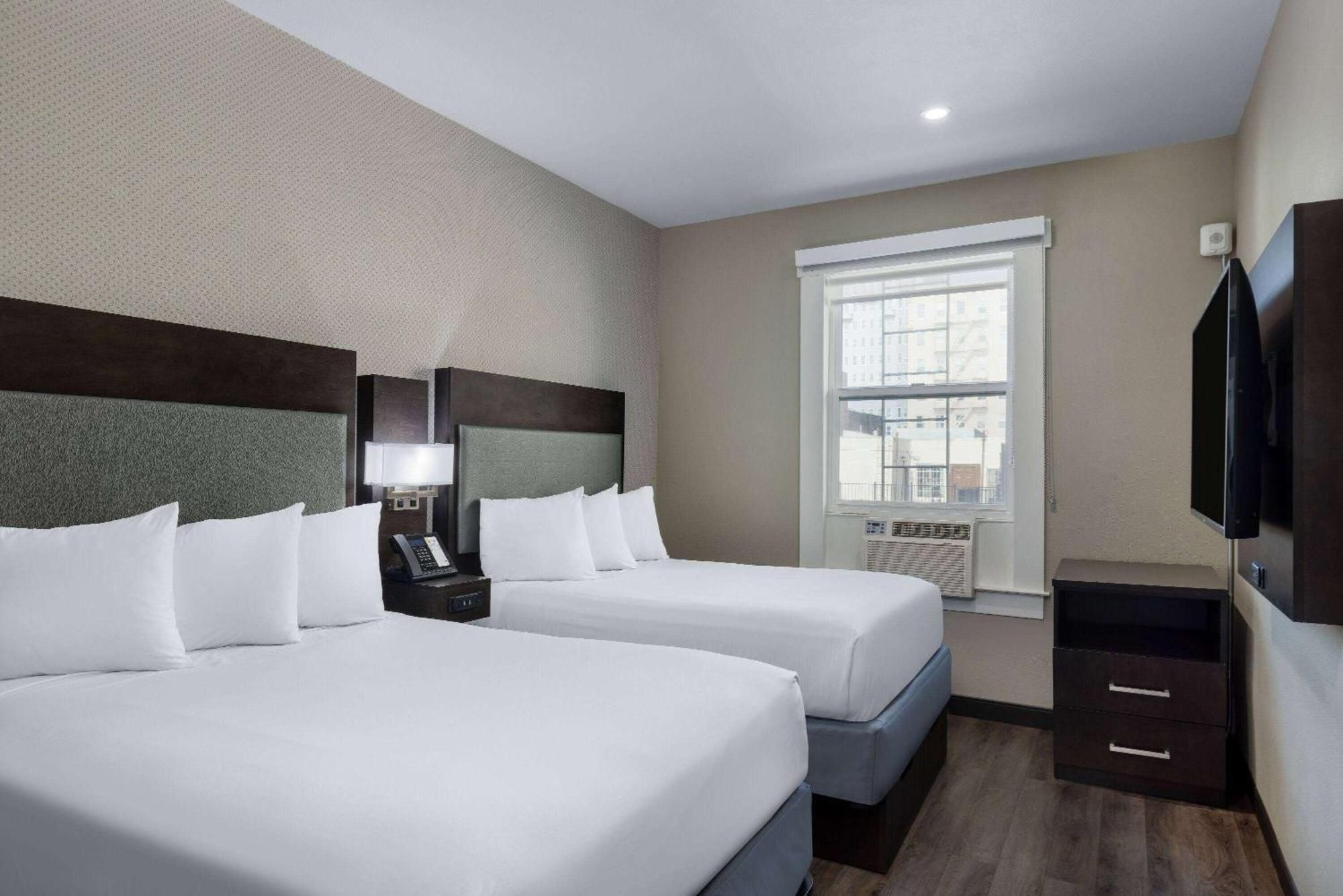 Super 8 By Wyndham San Francisco/Union Square Area Hotel Exterior photo
